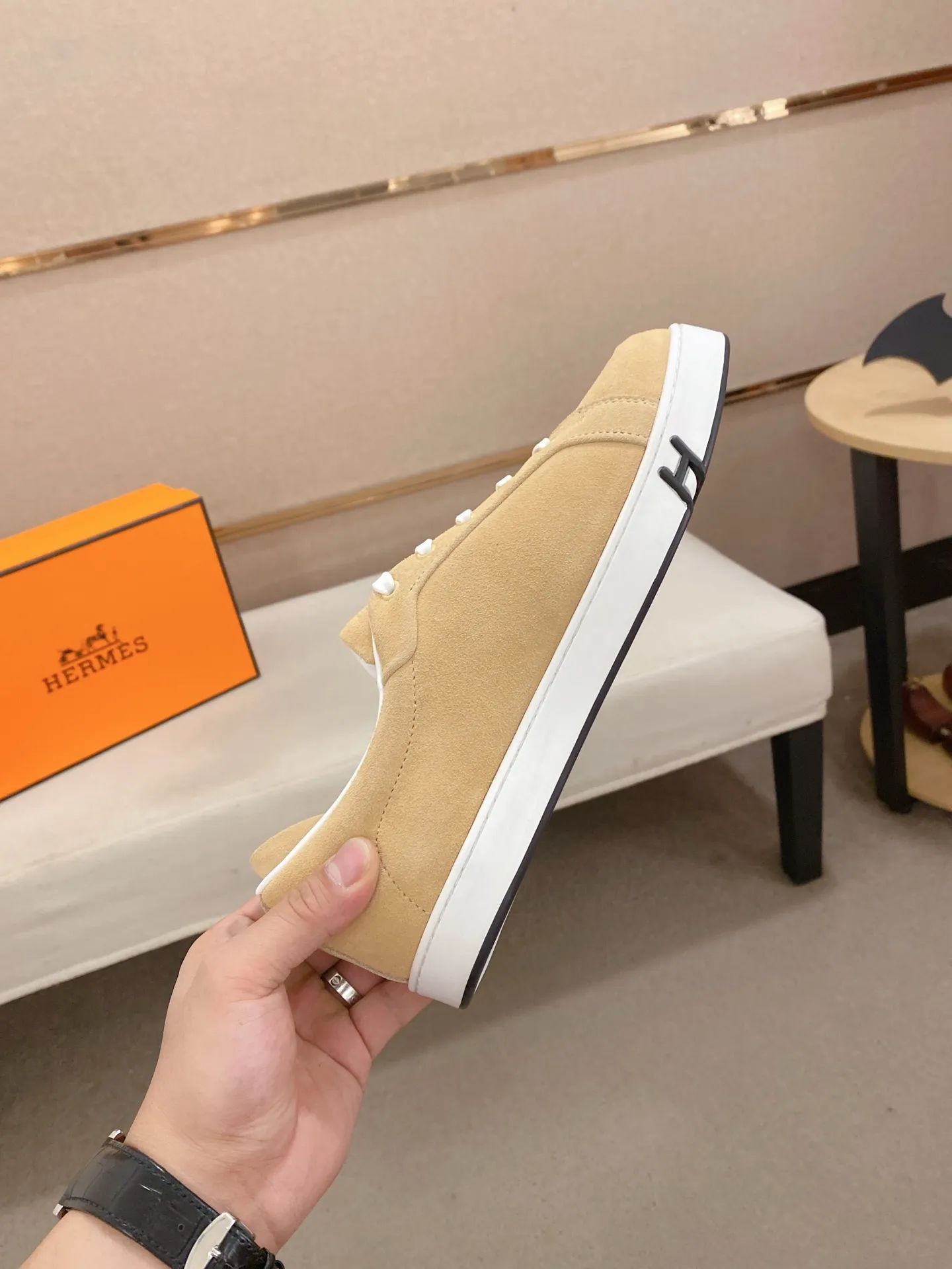 Men's clothing and shoes💰: 442💰《HERMES》【Classic original single version】Hermès; top 🔝purchase agent🔍🔍men's latest 🇺🇸 counter sales simultaneously, imported from Italy original ▲▲cowhide ▲▲ (high-end, nobility, class) ) Exquisite workmanship (Italian 🇮🇹 imported water-dyed 🐂 cowhide lining) sole: original sole provided by the original factory, ⚠️exclusive double-layer activity·TPR·rubber·combined molded outsole; super comfortable·wear-resistant·non-slip·environmental protection The real thing is more beautiful if you take the real thing (high quality, follow the order). You can enter and exit the counter at will * Number of yards: 38-44 (45 can be customized and cannot be returned or exchanged)